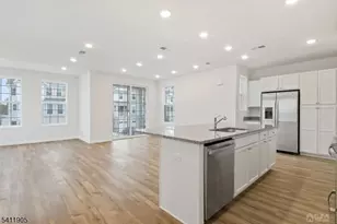 735 Station Rd, Dunellen, NJ 08812 - Photo 8
