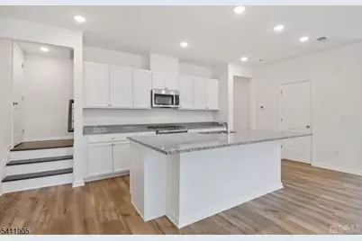 735 Station Rd, Dunellen, NJ 08812 - Photo 10