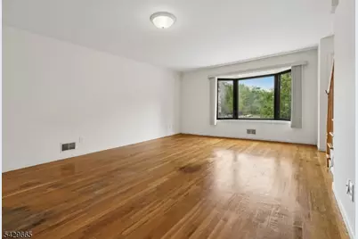 201 Watchung Ave #19, Bloomfield Twp., NJ 07003 - Photo 6