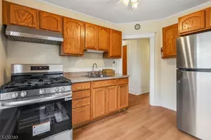 104 Thompson St, Raritan, NJ 08869 - Photo 6