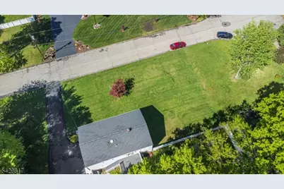 6 Beaumont Pl, Hanover Township, NJ 07981 - Photo 28