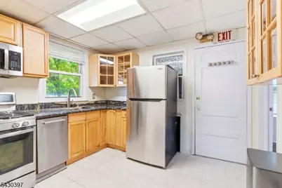 70 Valley St, South Orange, NJ 07079 - Photo 12