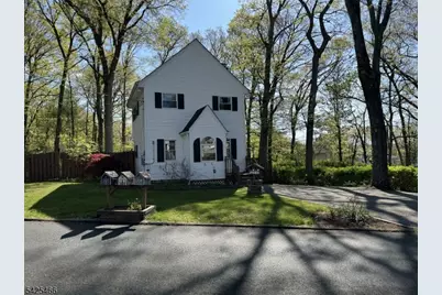 95 Unger Ave, Hopatcong, NJ 07874 - Photo 2