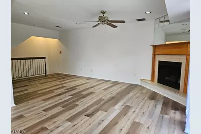 16 Woods Edge Dr, Roxbury Township, NJ 07876 - Photo 8