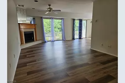 16 Woods Edge Dr, Roxbury Township, NJ 07876 - Photo 4