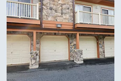 16 Woods Edge Dr, Roxbury Township, NJ 07876 - Photo 2