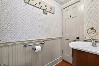 90 Hamburg Tpke, Bloomingdale, NJ 07403 - Photo 8