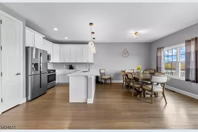64 Halina Ln, Butler, NJ 07405 - Photo 8