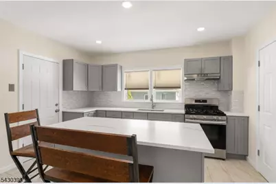 9 Sycamore St, Bloomfield, NJ 07003 - Photo 12