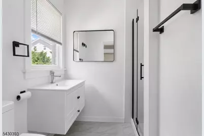 9 Sycamore St, Bloomfield, NJ 07003 - Photo 16