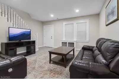 9 Sycamore St, Bloomfield, NJ 07003 - Photo 6
