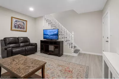 9 Sycamore St, Bloomfield, NJ 07003 - Photo 4