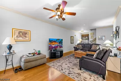 9 Goffle Brook Ct, Hawthorne, NJ 07506 - Photo 6