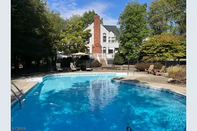 6 Windsor Ct, Clinton Township, NJ 08801 - Photo 2