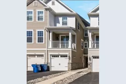 204 Honeysuckle Ln, Warren Township, NJ 07059 - Photo 2
