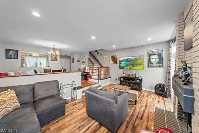 12 Borelle Sq, Sayreville, NJ 08859 - Photo 4