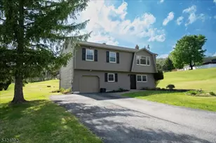 15 Carol Dr, Vernon, NJ 07418 - Photo 1