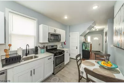 191 Smith St, Newark, NJ 07106 - Photo 10