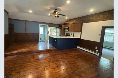 32 Laurel Drive, Jefferson Township, NJ 07438 - Photo 10