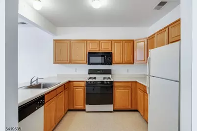4202 Cleveland Ln #202, Rockaway Township, NJ 07866 - Photo 8
