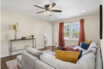 14 Espy Rd, Caldwell, NJ 07006 - Photo 8