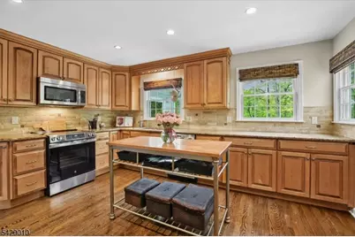 105 Tennyson Dr, Millburn, NJ 07078 - Photo 12