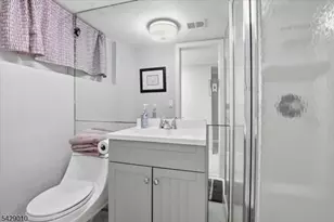 105 Tennyson Dr, Millburn Twp., NJ 07078 - Photo 24