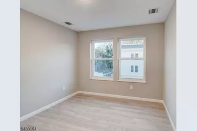 1081 18th Ave, Newark, NJ 07106 - Photo 18