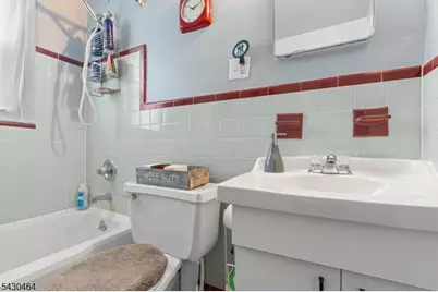 824 Pompton Ave, Cedar Grove, NJ 07009 - Photo 10