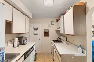 824 Pompton Ave, Cedar Grove, NJ 07009 - Photo 6