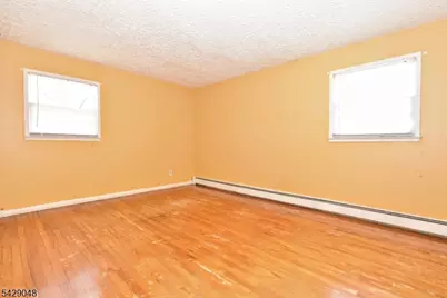 5 Burnside Pl, Wayne, NJ 07470 - Photo 24