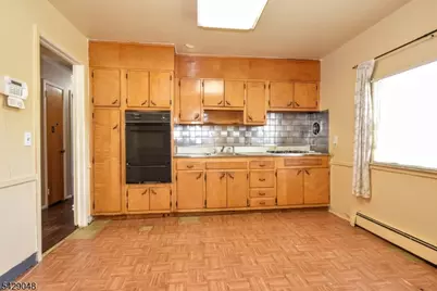 5 Burnside Pl, Wayne, NJ 07470 - Photo 22