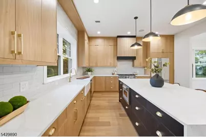 71 Hillside Ter, Livingston, NJ 07039 - Photo 8