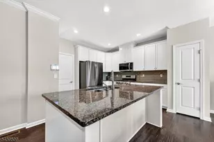 16 Shadetree Ln, Mount Arlington, NJ 07856 - Photo 6