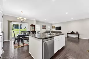 16 Shadetree Ln, Mount Arlington, NJ 07856 - Photo 4