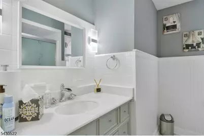 240 Gordon Ave, Totowa, NJ 07512 - Photo 18