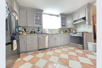 2032 E Saint Georges Ave, Linden, NJ 07036 - Photo 4