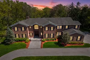6 Grosvenor Rd, Millburn, NJ 07078 - Photo 2