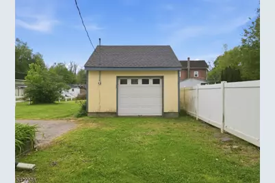 54 Front St, Belvidere, NJ 07823 - Photo 26