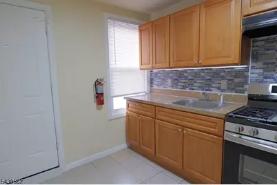 84 Scheerer Ave, Newark, NJ 07112 - Photo 6