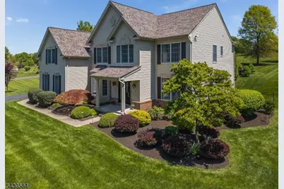 9 Hawk Dr, Raritan Township, NJ 08551 - Photo 2