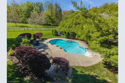 9 Hawk Dr, Raritan Township, NJ 08551 - Photo 34