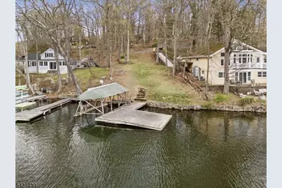 8 Oneida Ave, Hopatcong, NJ 07843 - Photo 2