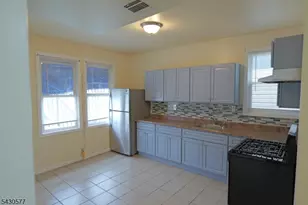84 Scheerer Ave, Newark, NJ 07112 - Photo 6