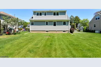 113 Stanley Ct, North Haledon, NJ 07508 - Photo 4