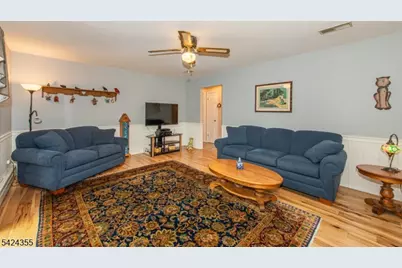 4 Lisa Ct, Roxbury Township, NJ 07876 - Photo 10