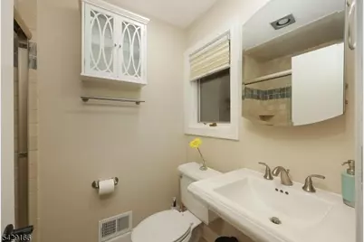 29 Deer Path Cir, Green Brook Township, NJ 08812 - Photo 20