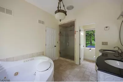 29 Deer Path Cir, Green Brook Township, NJ 08812 - Photo 18