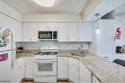 216 Amethyst Way, Franklin Township, NJ 08823 - Photo 18