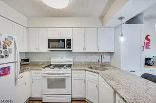 216 Amethyst Way, Franklin Township, NJ 08823 - Photo 18